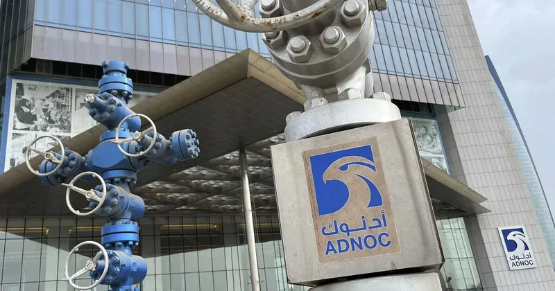 Дрон вызвал пожар на объектах ADNOC в Рувайсе
