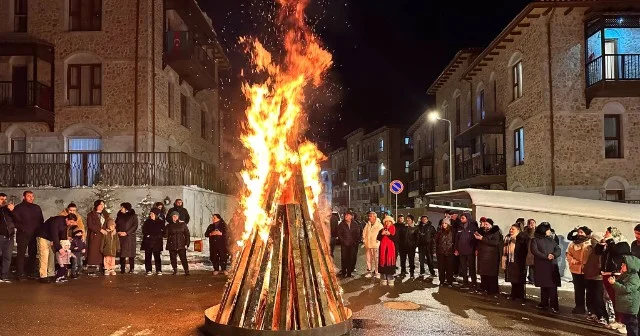Qəlblərdə istilik, üzlərdə təbəssüm Şuşa bayram edir (FOTOLAR)