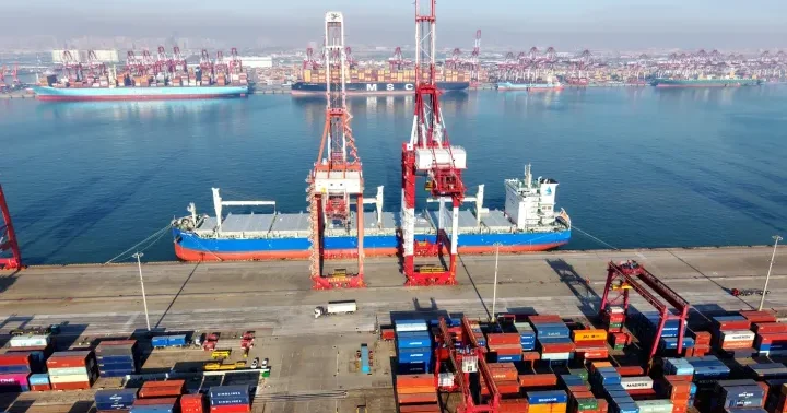 Çində ticarət profisiti rekord səviyyəyə yüksəlib