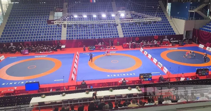 Джейхун Аллахвердиев вышел в финал чемпионата Европы по борьбе U 23
