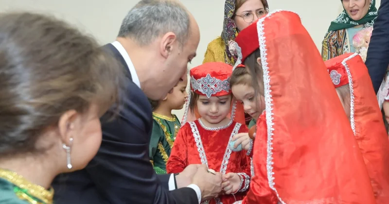 Nazir Xankəndidə şagirdlərlə yumurta döyüşdürdü FOTO