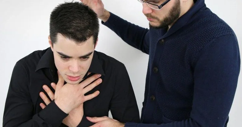 Məktəblinin nəfəs borusuna qida parçası düşdü KONKRET
