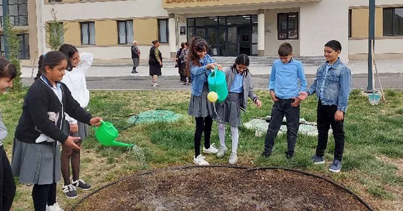 Zabuxda 3 ildir istifadəyə verilən məktəbdən yeni Fotolar