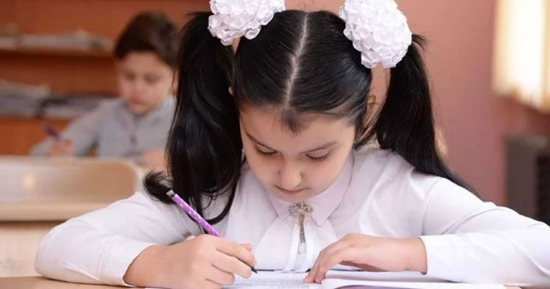 DİQQƏT: İbtidai siniflərdə dərslər bu saatda başlaya bilər