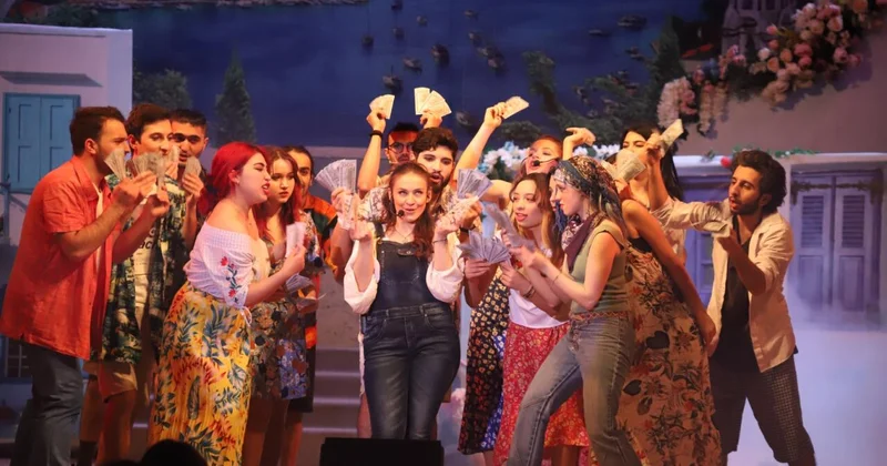 Bakıda yeganə nümayiş: Rəşid Behbudov adına Mahnı Teatrında “Donnanın hekayəsi” müzikli təqdim olunacaq FOTO