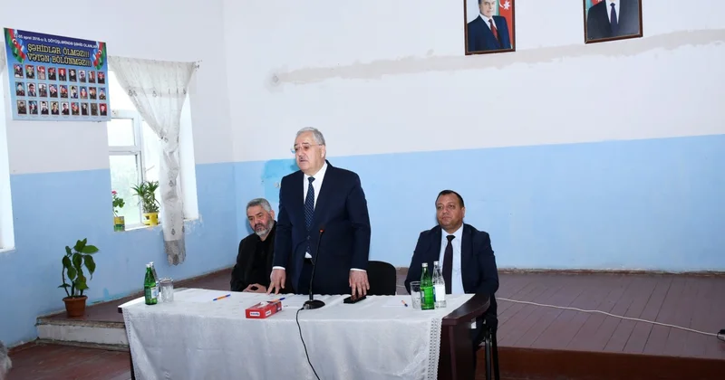 Vaqif Həsənov Bənövşələr qəsəbəsində səyyar qəbul keçirdi FOTOLAR