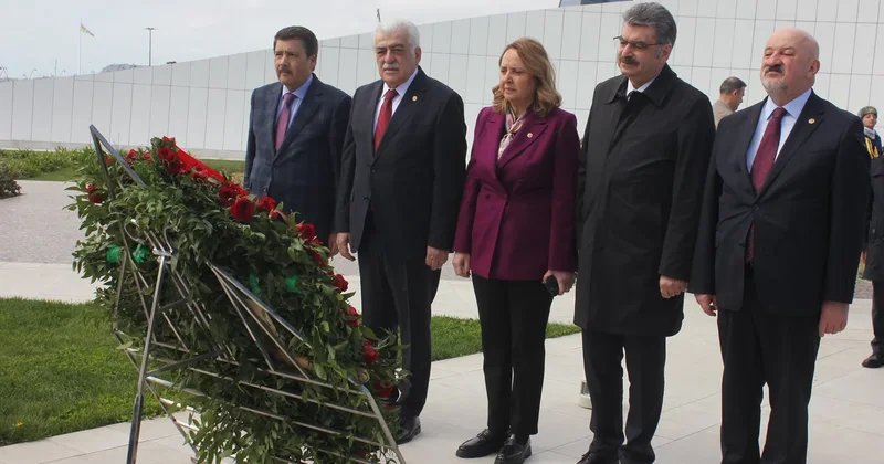 Вostluq qrupunun sədrləri Zəfər Tağını ziyarət ediblər