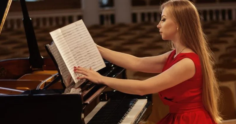 Pianoçu Oksana Gül: Musiqi uşaqların bədii təxəyyülünü inkişaf etdirir