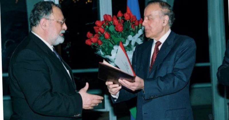 Rüstəm İbrahimbəyov: Sonra anladım ki, Heydər Əliyev mənə hər şeyi deməyib TARİXİ ŞƏXSİYYƏT