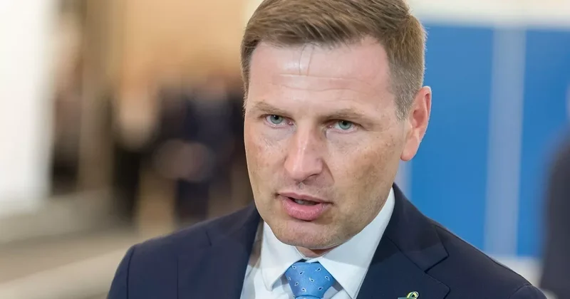 Эстония приостанавливает закупку боевых машин для импорта ПВО и дронов