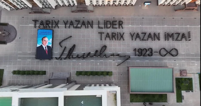 Ümummilli Liderin doğum gününə həsr olunan fləşmob baş tutub FOTO/VİDEO