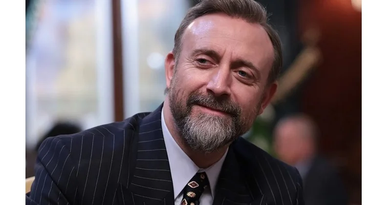 Aylıq gəlirini açıqladı, etirazla qarşılandı