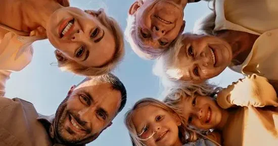 Ata anası uzun yaşayanların və gec evlənənlərin sərvəti çox olur