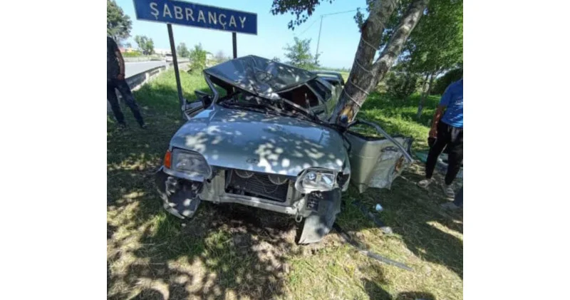 Şabranda avtomobil ağaca çırpılıb, iki qardaş ölüb