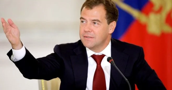 Medvedyev Zelenskini siçan adlandırdı