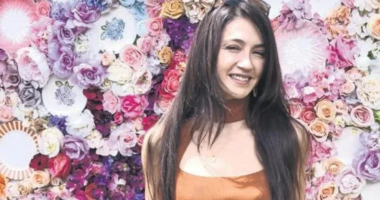 “Ağlamaq dərini cavan saxlayır” Ceren Benderlioğlu