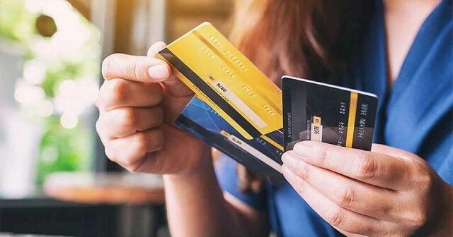 Kartda pul saxlamaq artıq risklidir Bank işçisi hər şeyi danışdı