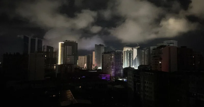 Batumi qaranlığa qərq oldu