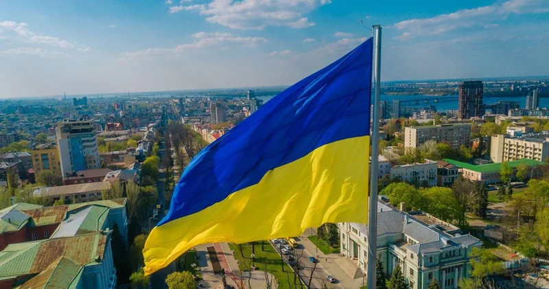 Мерц, Макрон и Стармер отправились в Украину