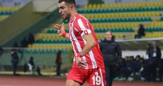 Vüsal İsgəndərlidən məhsuldar ötürmə