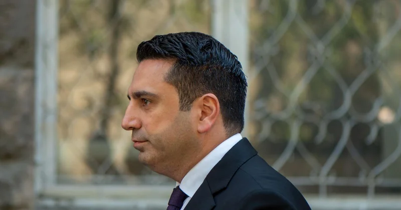 “9 noyabrda cəhənnəmdə idim...” Simonyan kapitulyasiya gecəsi yaşananlardan danışdı