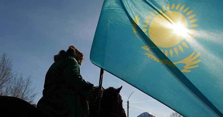 Лучше поздно, чем никогда: в Казахстане вспомнили о геях, лесбиянках и революции