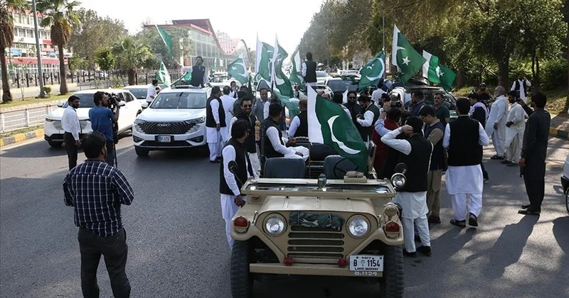 Pakistan Hindistanla atəşkəsdən sonra orduya dəstək verir
