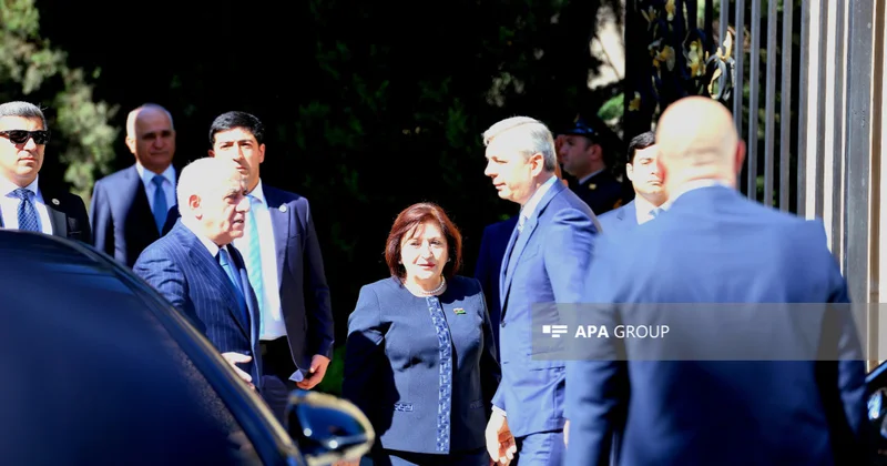 Baş nazir, Milli Məclisin sədri, PA rəhbəri Fəxri xiyabanda Heydər Əliyevin məzarını ziyarət edib