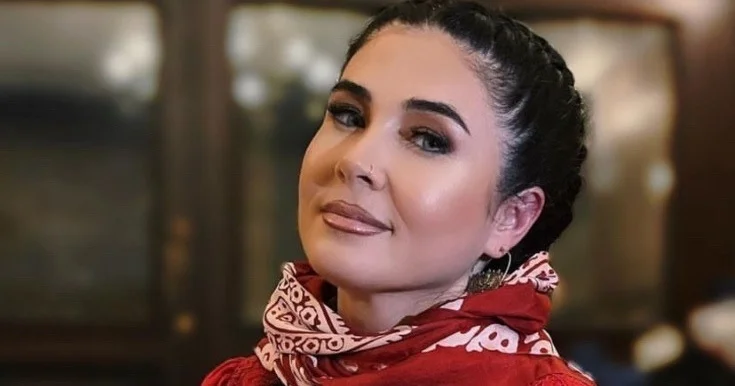 Elnarə buna görə toylara getmir