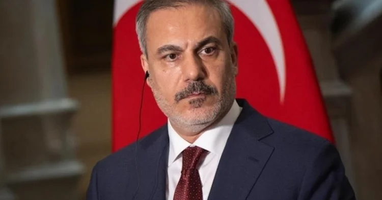 Türkiyənin xarici işlər naziri 5 il əvvəl sui qəsdə məruz qalıb