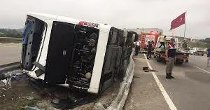 Sərnişin avtobusu qəzaya uğradı: ölənlər var