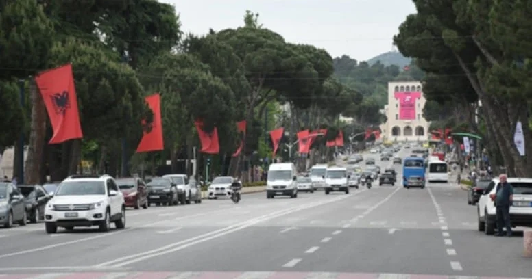 Albaniya seçkiyə gedir