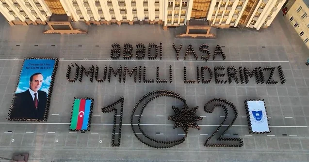 Polis Akademiyasının kursantlarından fləşmob Video
