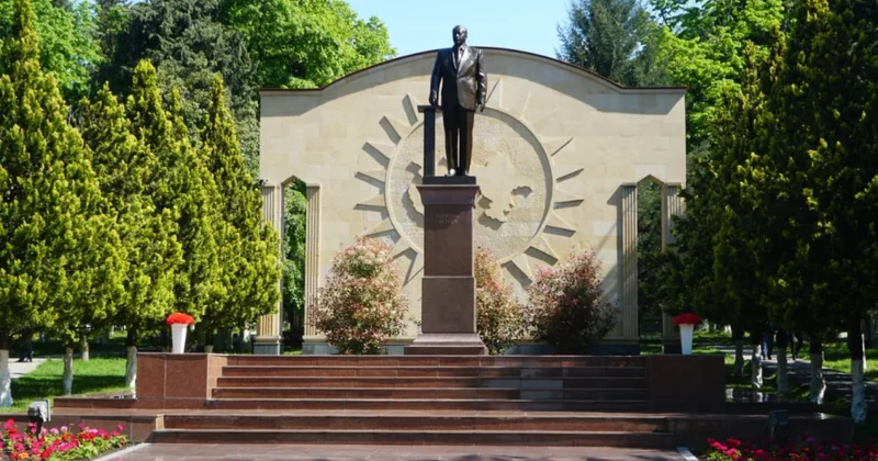 Bu gün Azərbaycanın əldə etdiyi bir çox uğurlar Ulu Öndərin adı ilə bağlıdır