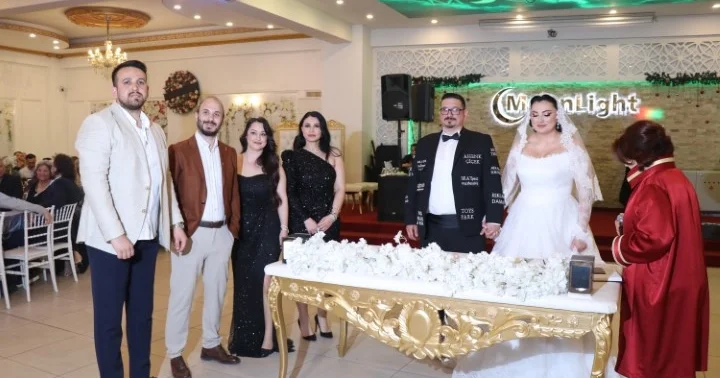 Bəy toy günündə elə bir hərəkət etdi ki... Görənlər şoka düşdü FOTOLAR