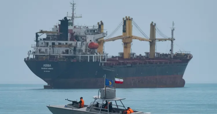 Hücum olsa, hörmüz boğazı bağlanacaq SEPAH dan dünyaya neft TƏHDİDİ