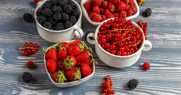 Yaşı 50 ni keçən qadınlar bu yay meyvəsini hər gün yeməlidir SƏBƏB