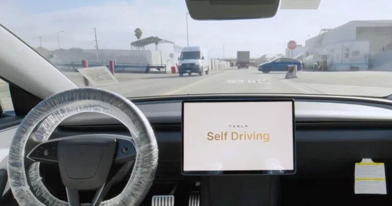“Tesla” sürücüsüz taksinin rəsmi sınağına başlayıb