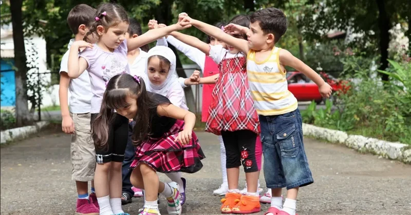 Azərbaycanda uşaqların sayı sürətlə azalır RƏQƏMLƏR
