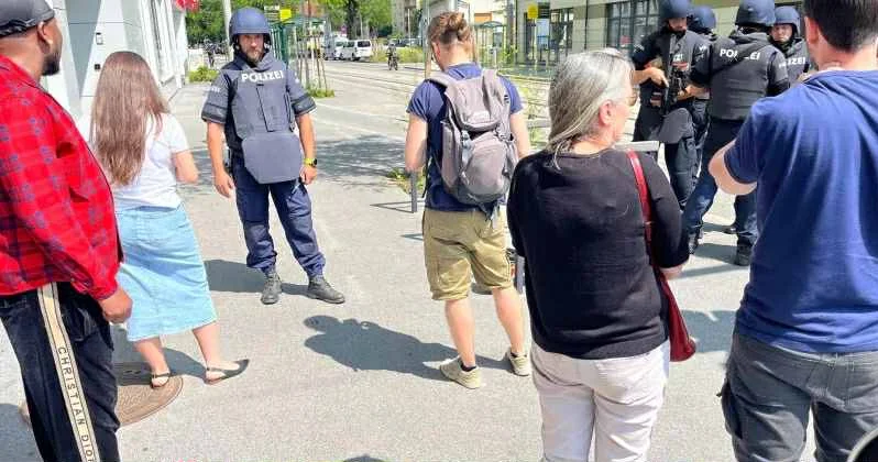 Şagird məktəbdə atəş açıb: Çoxlu sayda ölən və yaralananlar var