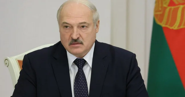 Lukaşenko: Belarus ətrafında gərgin vəziyyət hökm sürür