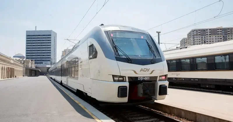 Bayramda qatarla 54 675 nəfər səyahət edib