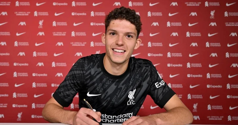 “Liverpul”dan daha bir transfer