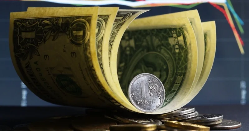 Rusiya silah alverində DOLLARDAN İMTİNA ETDİ