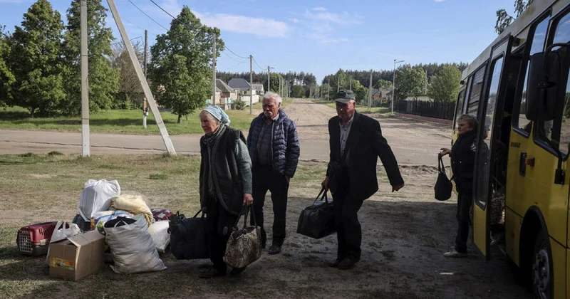 Обязательная эвакуация жителей в Харьковской области. Что происходит?
