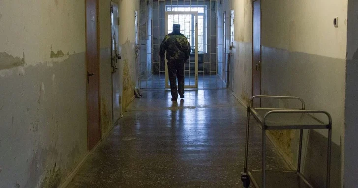 Иранский политзаключённый начал голодовку в армянской тюрьме, зашив себе рот