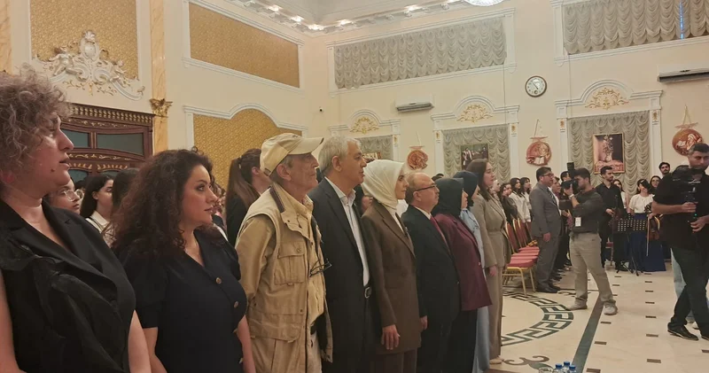 Türkiyənin Ailə və Sosial Xidmətlər naziri Xəzər Universitetinin tələbələri ilə görüşüb YENİLƏNİR/ FOTOLAR