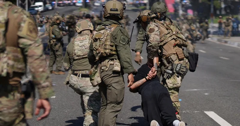 Tramp aksiyanı dağıtmaq üçün Los Ancelesə qoşun yeridib