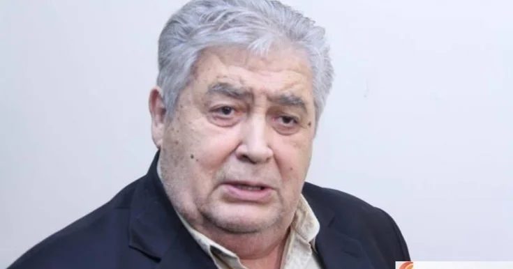 Atamı da elə küsdürdülər