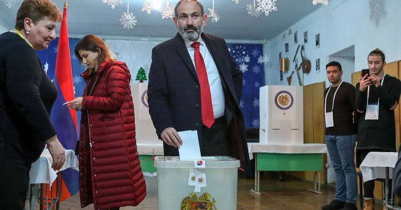 Hamı Paşinyana, Paşinyan hamıya qarşı ANALİTİK